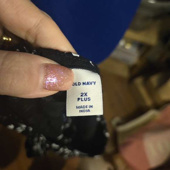 Old Navy Floral Black and White Women's Sleeveless Blouse - Picture 5 of 6